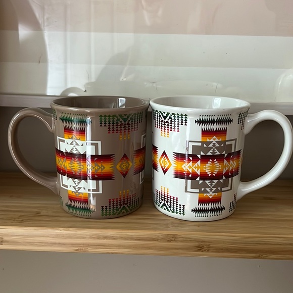 Pendleton Dining Set Of Two Pendleton Mugs Poshmark